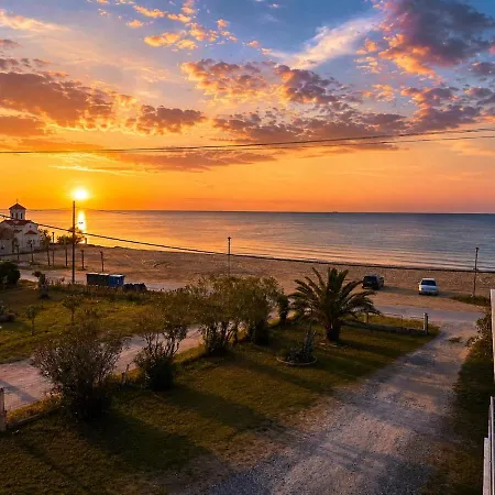 Sea View Luxury Beachfront 3br أغيا ترياس