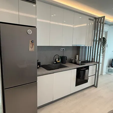 Sea View Luxury Beachfront 3br أغيا ترياس