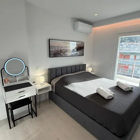 Sea View Luxury Beachfront 3br شقة أغيا ترياس
