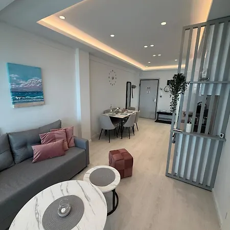 Sea View Luxury Beachfront 3br *